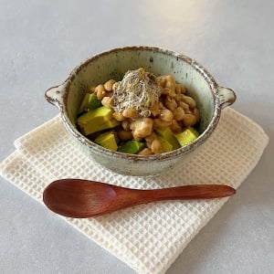 朝「納豆」に混ぜるだけ。“腸がよろこぶ2つの食材”