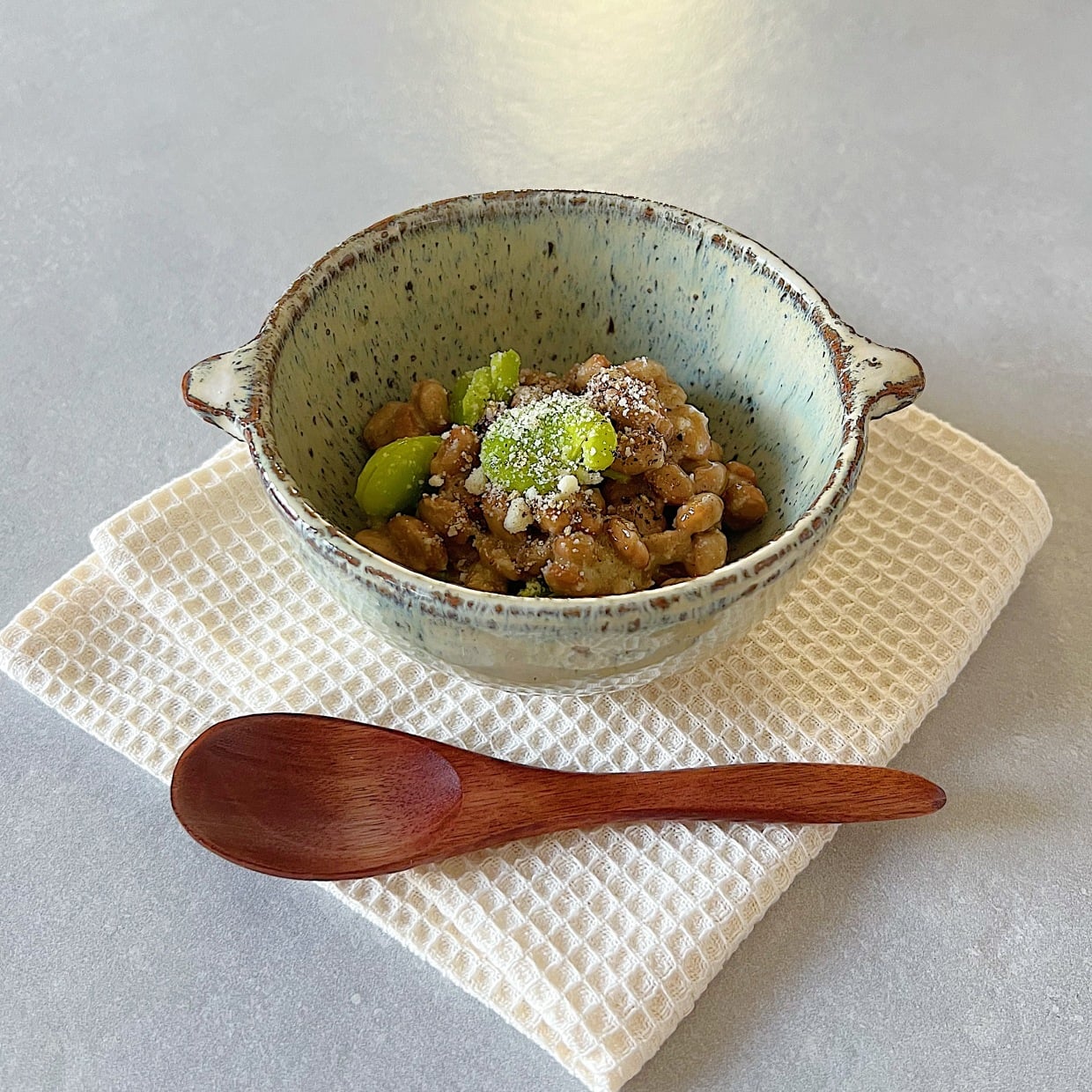 朝「納豆」にいれると腸がよろこぶ。“ポリフェノールやビタミンEを含む調味料”