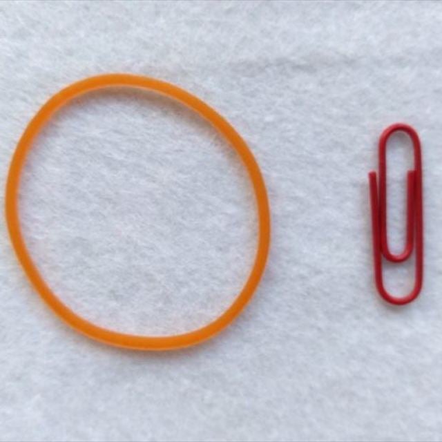  しまっておいた人、正解です。ゼムクリップと輪ゴムが“便利グッズ”になる裏ワザ「書きやすい！」 