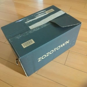 "ZOZOのスタイリッシュな黒い箱"を活かすアイデア2選「部屋に馴染む」「すぐ捨てない」