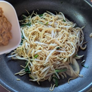「1パック入れるだけ」いつもの焼きそばに加えたい意外な食材「定番になりそう」