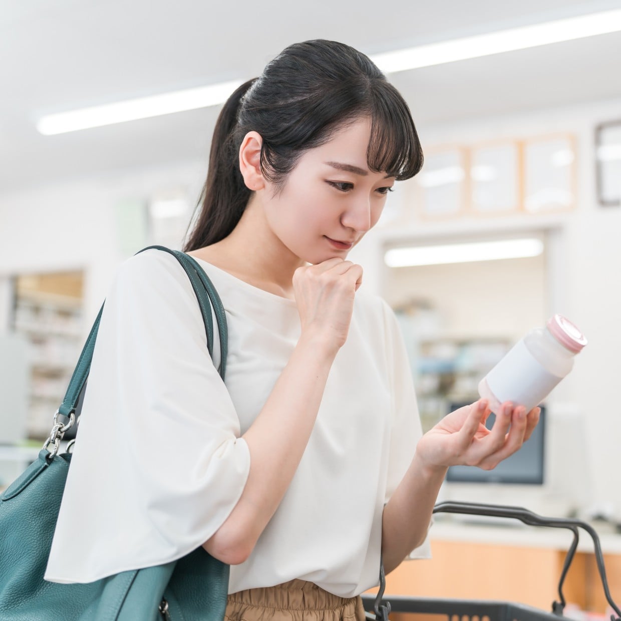  いつの間にか“ランチ1回分”もの余計な出費に…。「節約上手な人」がコンビニで“絶対買わないもの” 