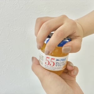 えっ知らない方法だ。固くて開かない「瓶のフタ」をポンッと簡単に開ける“意外な裏ワザ”