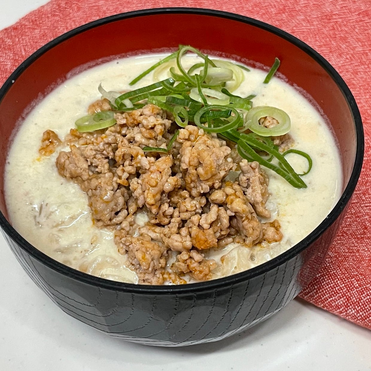  もう料理したくない日に。レンジで作る「冷凍うどん」の豆乳担々うどん｜食育実践プランナーに学ぶ 
