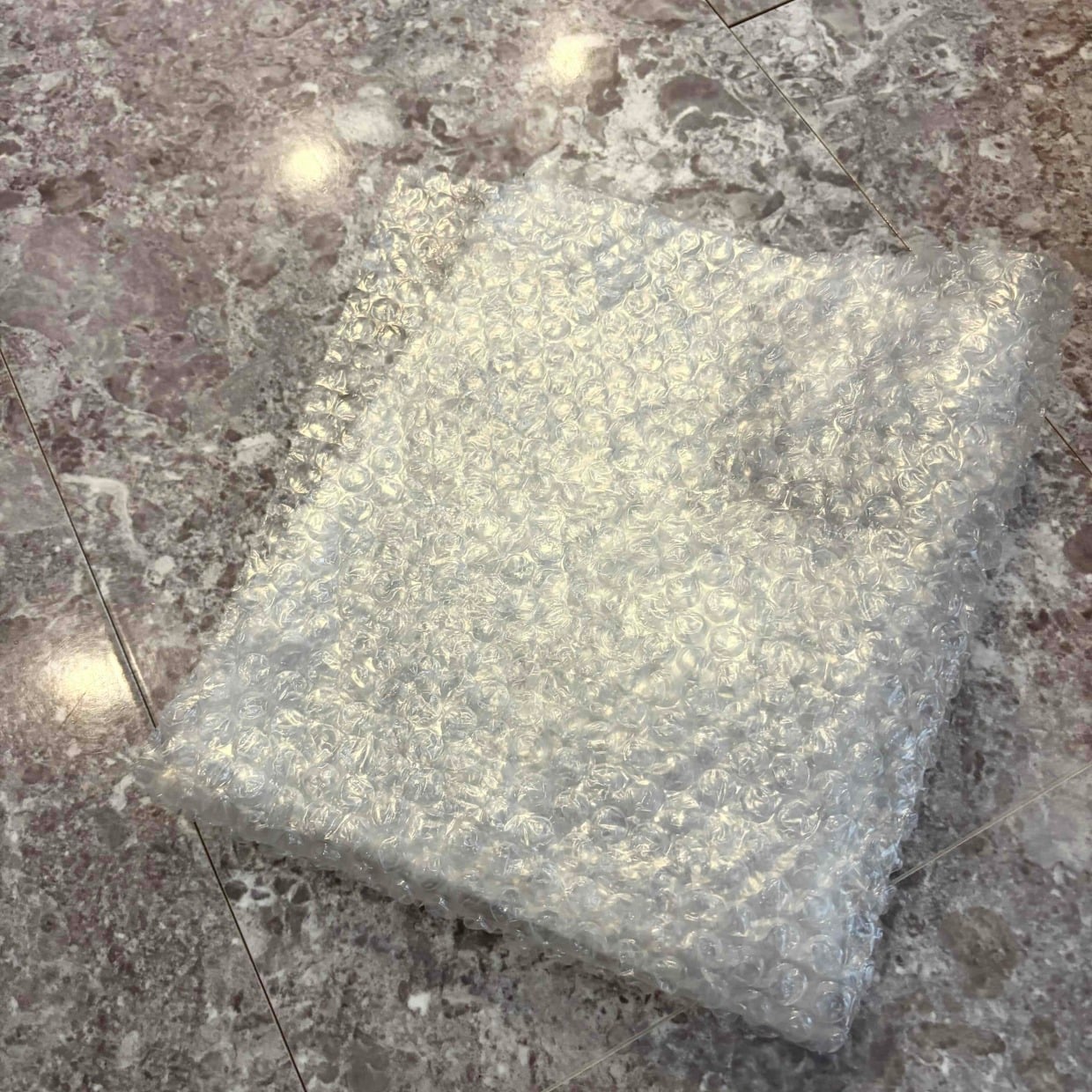  捨てなかった人、正解です。「気泡緩衝材」が“クローゼットや玄関”で活躍する使い道3つ 