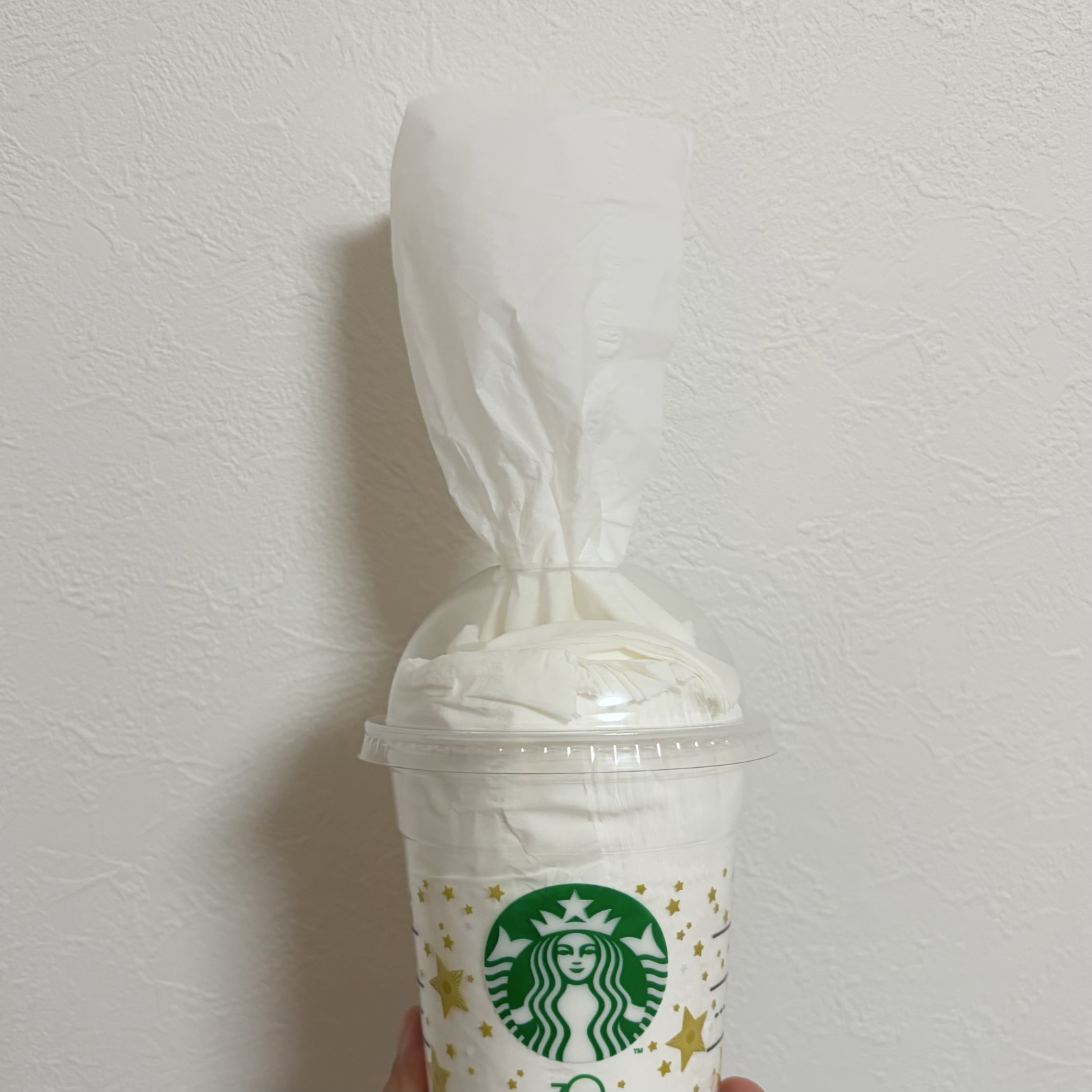 コンパクトなティッシュケースとして活用
