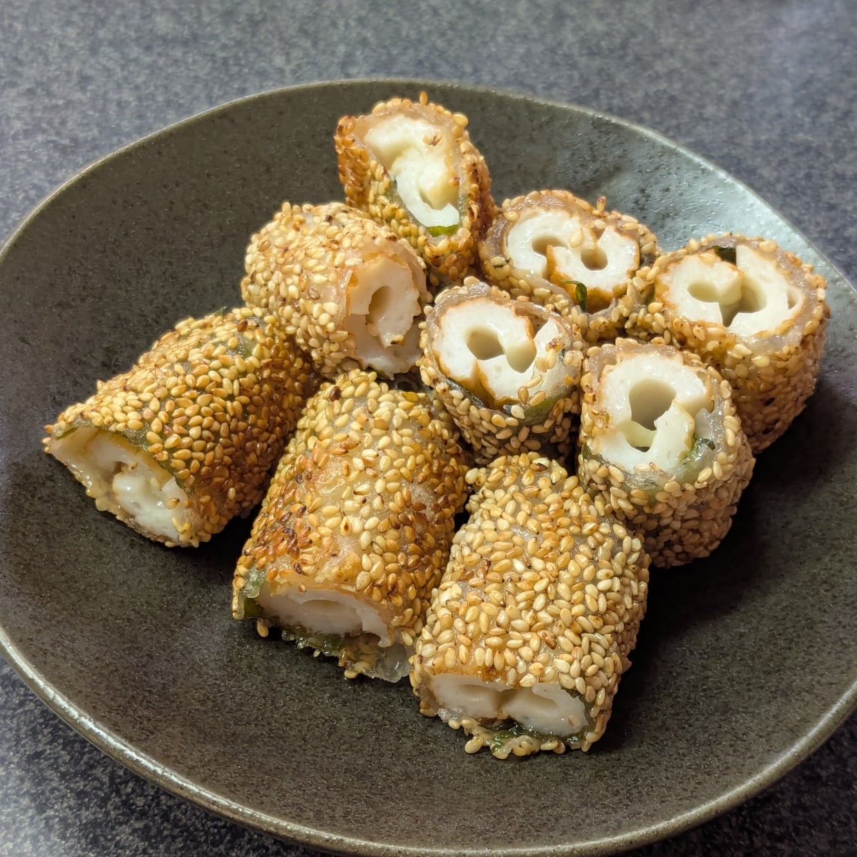  ちくわと大葉を巻いて焼くだけ！パリパリ食感がやみつきのライスペーパーレシピ｜発酵食エキスパート直伝 