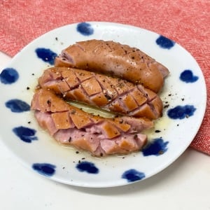 ウインナーに1枚はさむだけ。ご飯もお酒も進むやみつきアレンジ｜食育実践プランナー直伝