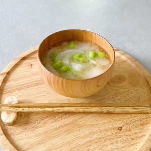 朝「みそ汁」にプラスするだけ。“食物繊維が摂れる2つの旬食材”