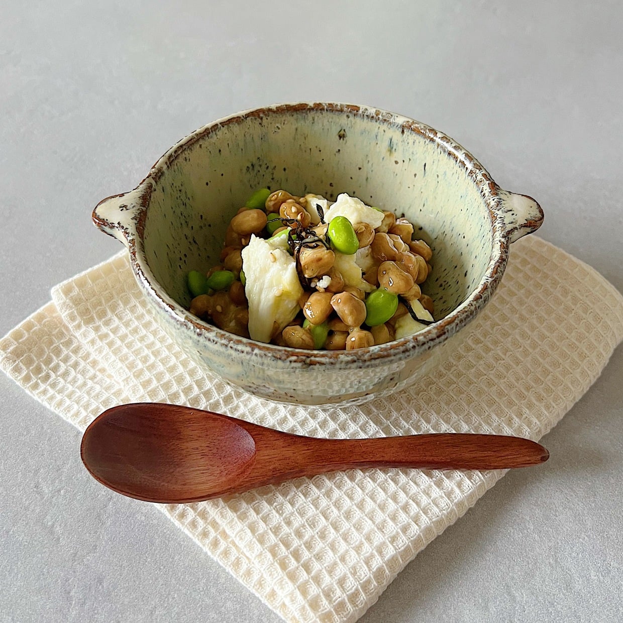  朝「納豆」に3つ混ぜるだけ！たんぱく質や食物繊維も摂れるレシピ 