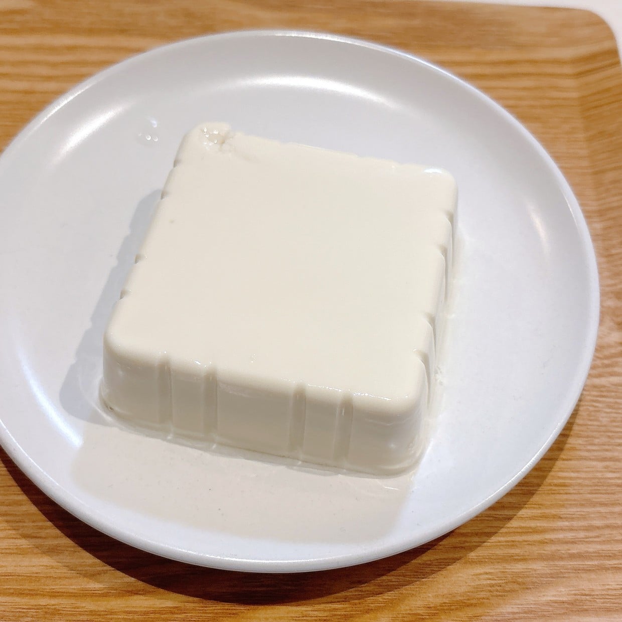  「食べる前に2～3ふりするだけ」いつもの冷奴がとびきりの副菜になる“シンプルアレンジ” 