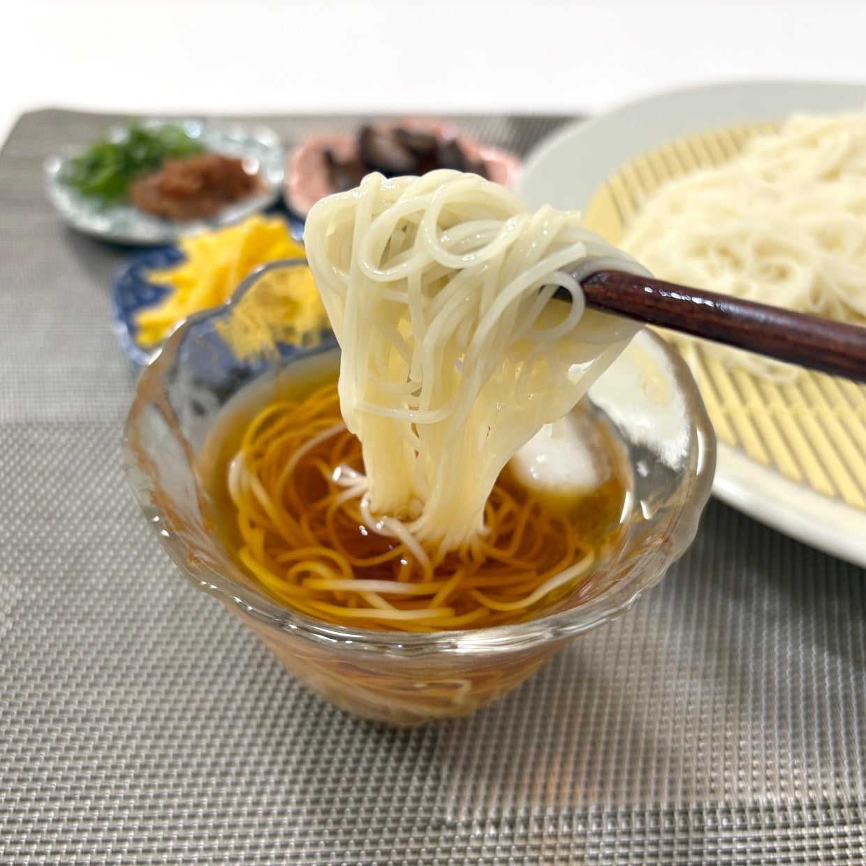  2人子育て中の時短ライターが実践！そうめんに1粒入れるだけでコシが激変する“夏に嬉しい裏ワザ” 