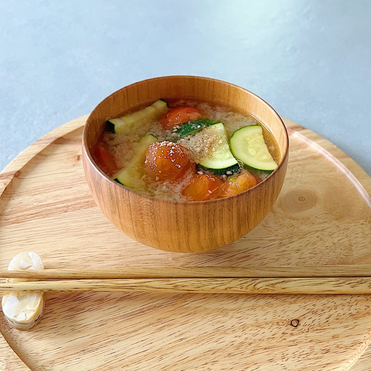  朝「みそ汁」に入れるだけ！初夏の水分補給におすすめの“2つの夏野菜”｜発酵食品マイスターが解説 