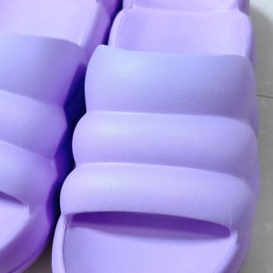 アラフォーが履いても快適。【ドンキ】で見つけた「厚底サンダル」がかわいくてラクで文句なし