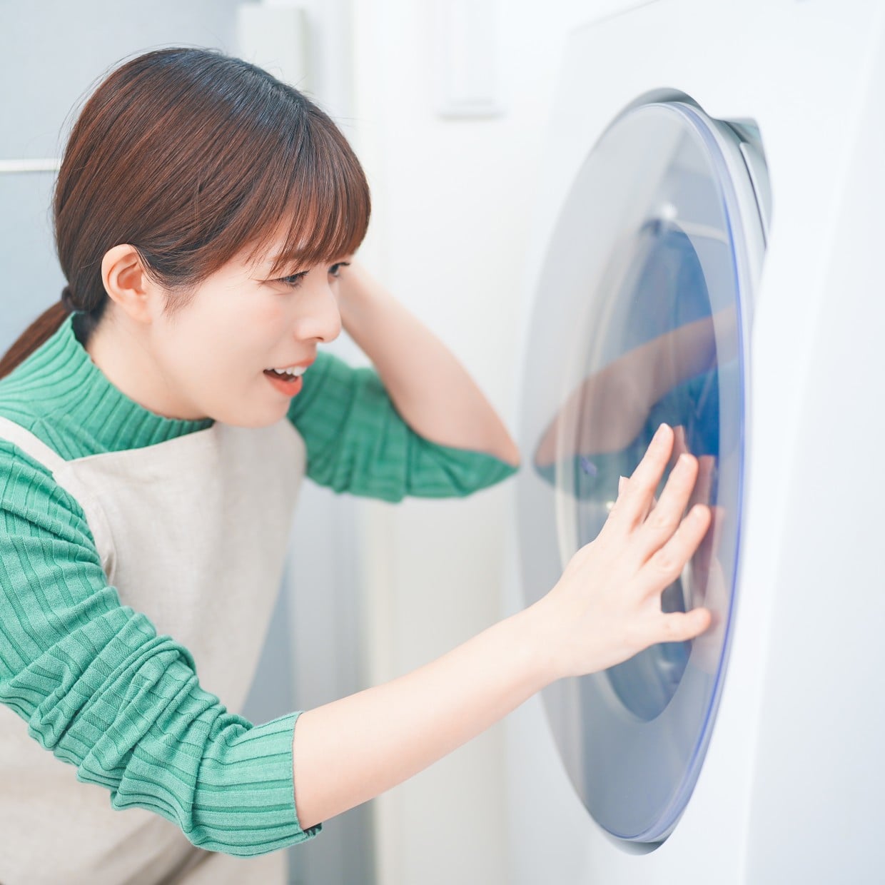  梅雨によく使うもの。洗濯機の寿命が縮まる"洗ってはいけないもの"3選「気を付ける」 