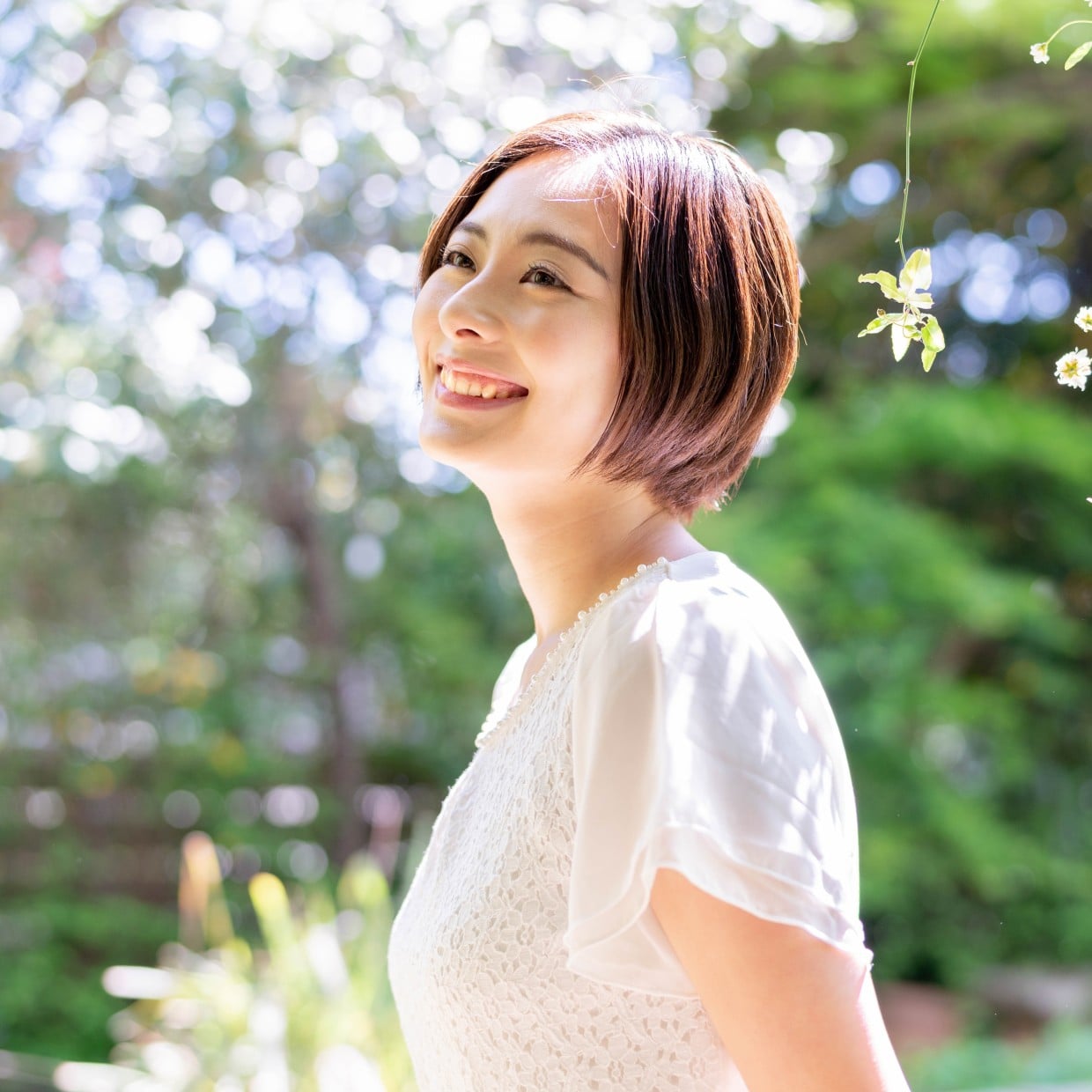  「起きてすぐスマホを見ない」幸福度が高い人の朝習慣3つ｜心理カウンセラー解説 