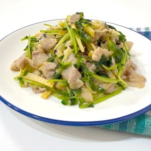キッチンにいる時間が短くなる。夏こそ「豆苗」の炒め物レシピ「家族からも大好評」