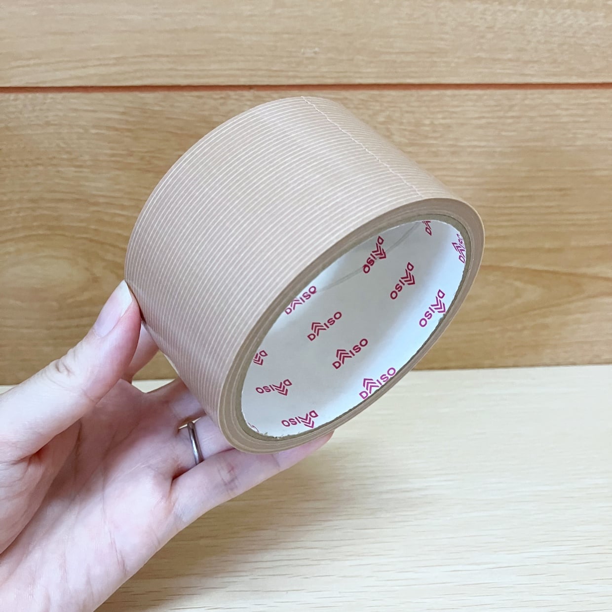  「ガムテープ」は荷物をまとめるだけじゃない。"もしもに役立つ"使い方3選「知っておくと安心」 