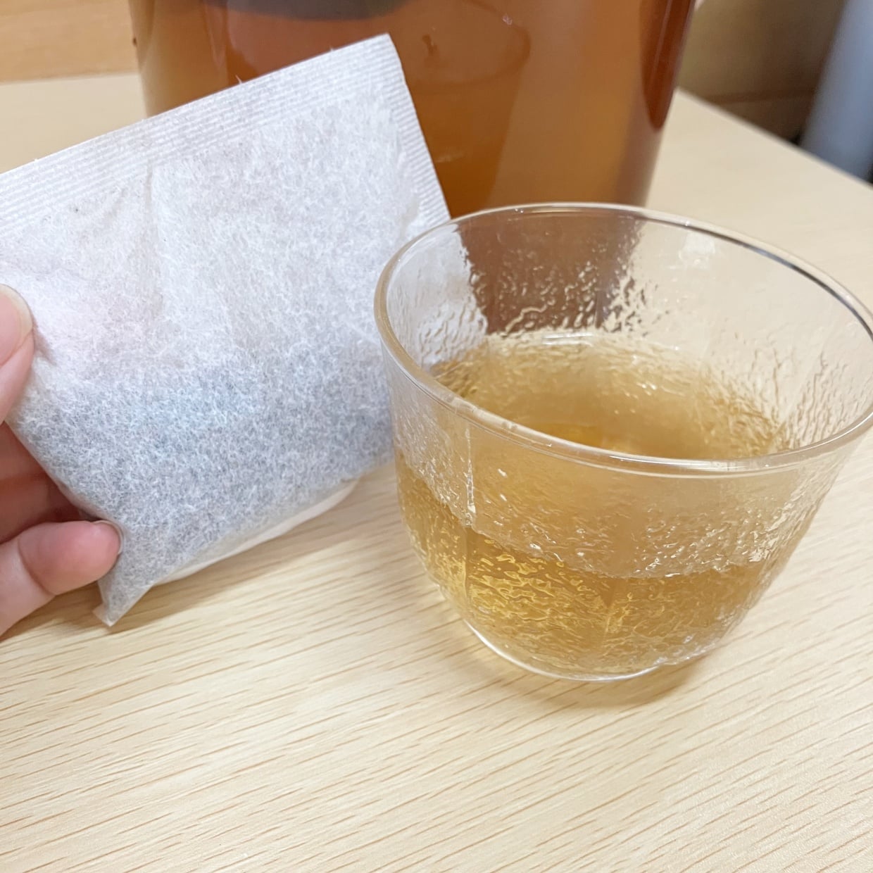  「うっかり作り忘れた…！」と思った朝に活躍する。すぐ濃くなる「麦茶パック」の時短テク 