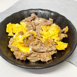 豚こま肉と卵でたんぱく質たっぷり。にんにくじょうゆでご飯が進む簡単おかず