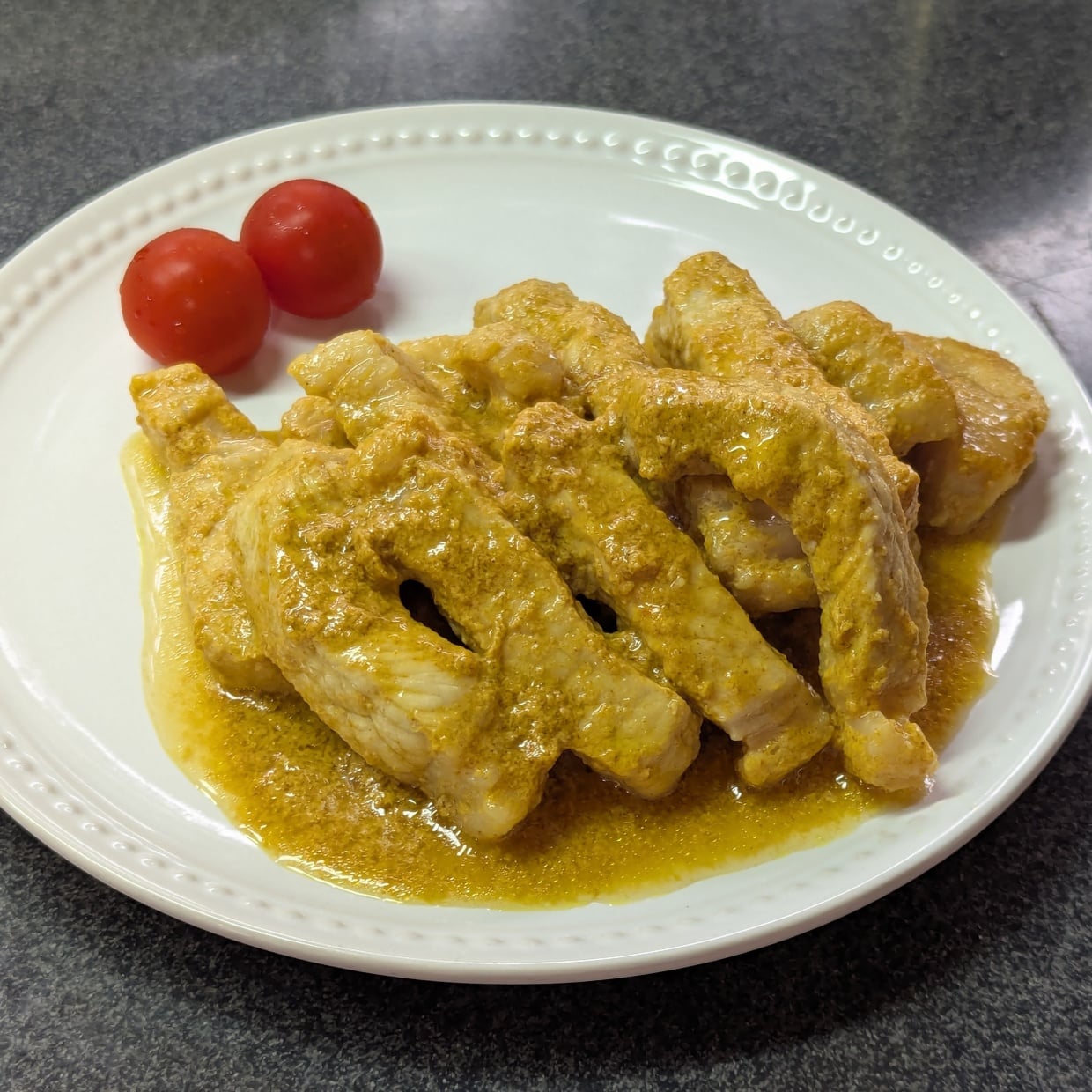  朝「ヨーグルト」に漬けるだけ。夜は焼くだけでしっとりタンドリーポーク 