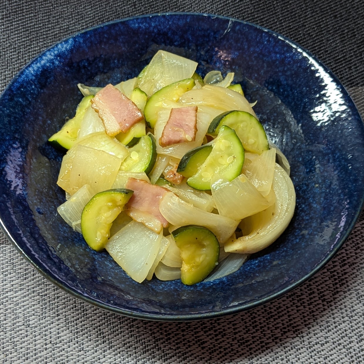  「玉ねぎ」3個があっという間になくなる。旬のズッキーニで作る簡単おかず 