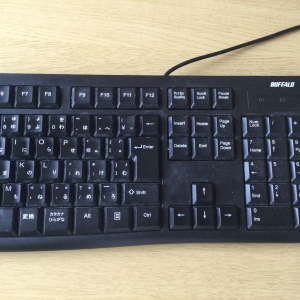 キーボードの掃除に役立つ。身近な“お手入れテク3選”「よく見ると細かい埃だらけ…」「サッとできる」