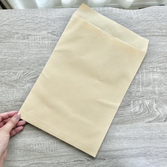  わざわざ買わずに正解！急なプレゼントでも困らない「素朴な茶封筒」がたった3分で"高見えラッピング" 