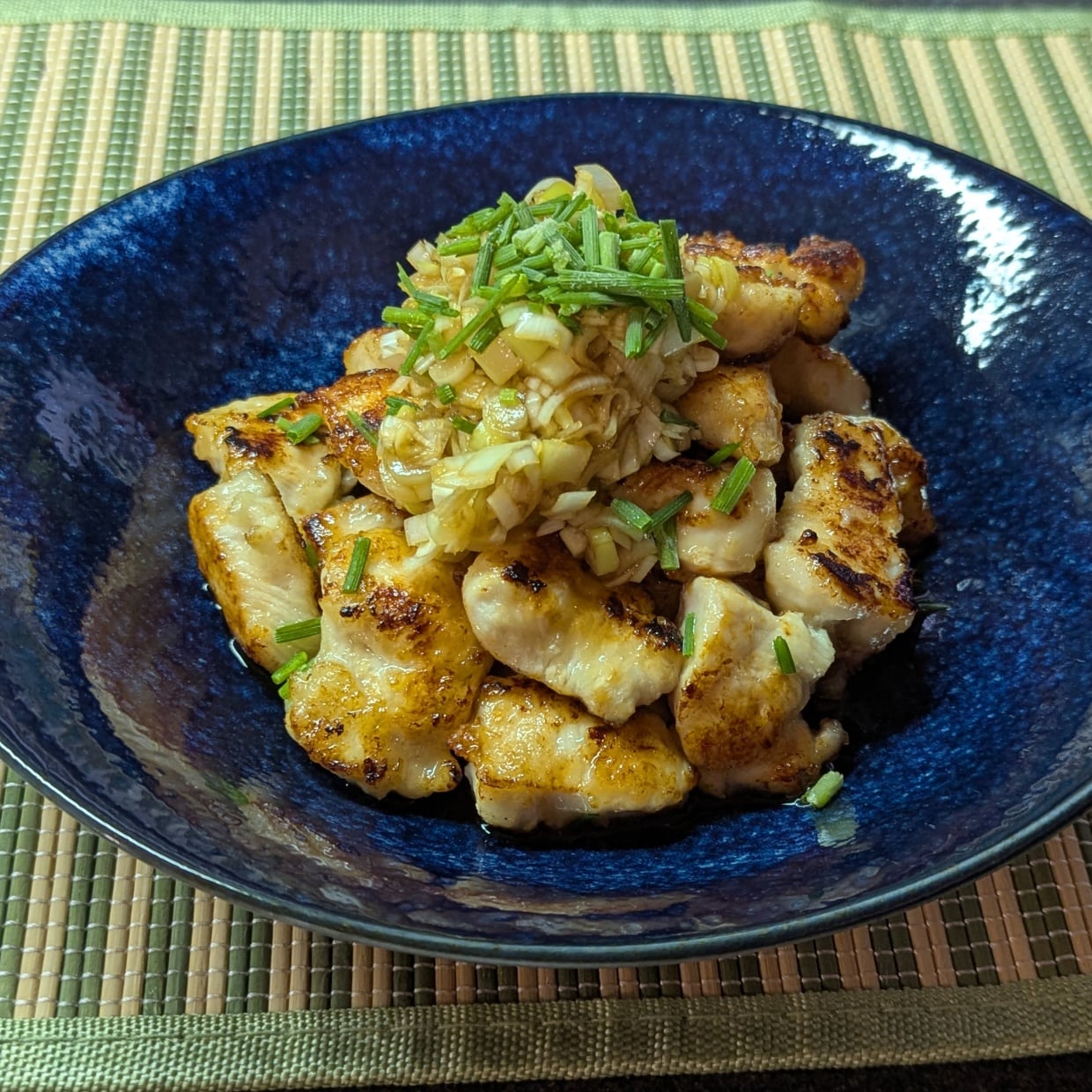  「鶏むね肉」が驚くほどやわらかい。ネギたっぷり油淋鶏レシピ「ご飯がすすむ！」 