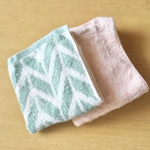ごわついてきたら出番です。「古くなったタオル」が家じゅうで使える活用術3選「切ってストックする」