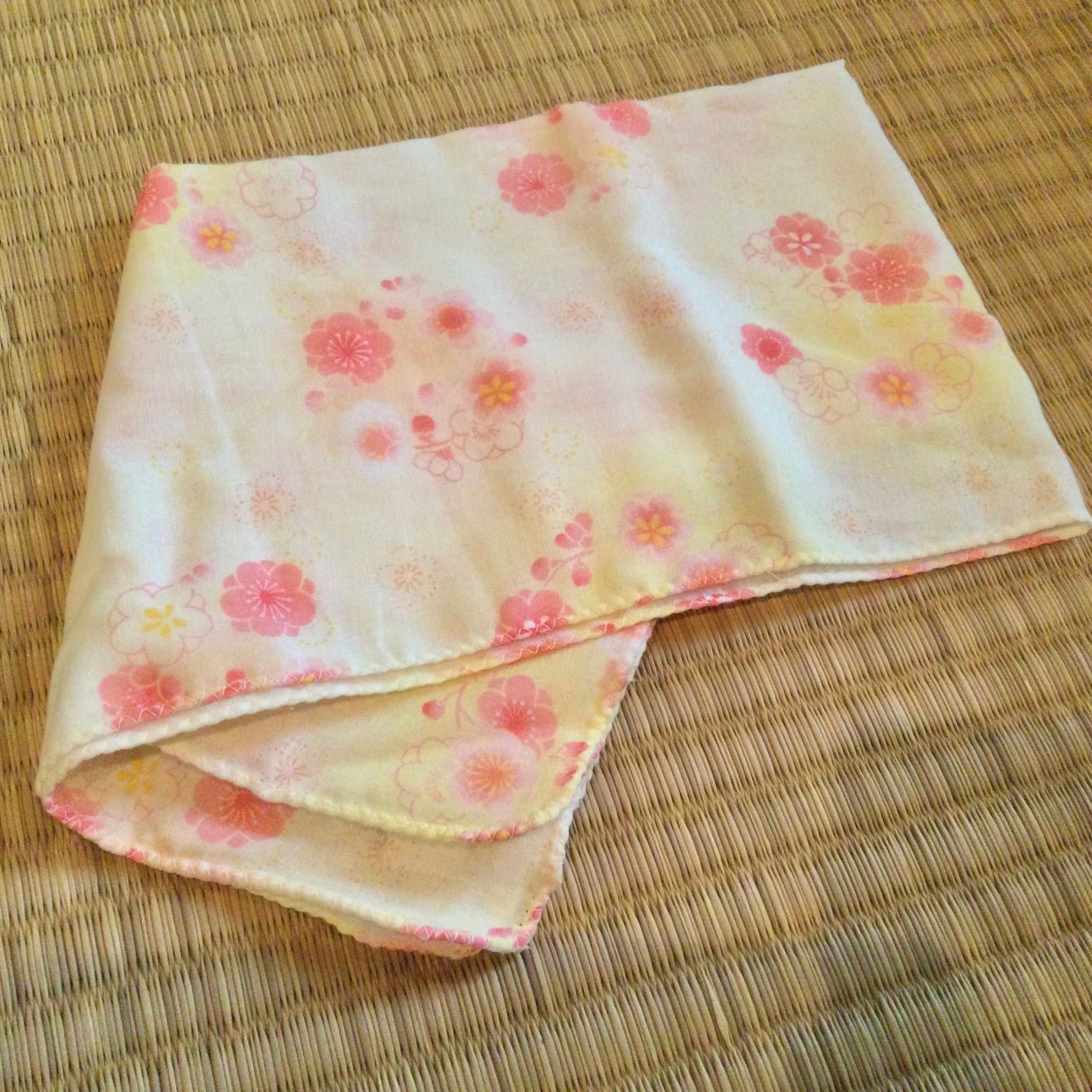  使ってない手ぬぐいを広げるだけで「買わずに済んだ」「生地の薄さがちょうどいい」【便利な活用術】 