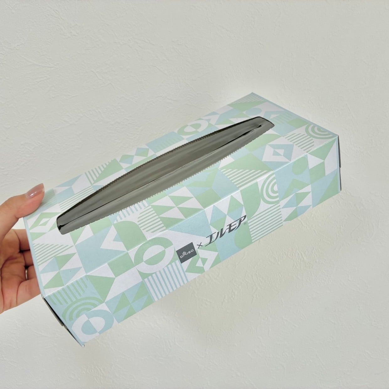  えっ、引っ張るだけでシュッと出てきた。「ティッシュの空き箱」が買い物や家事に役立つ【便利な活用術】 