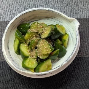 朝「きゅうり」に大さじ1加えて漬けるだけ。うま辛でクセになる夏のやみつき副菜