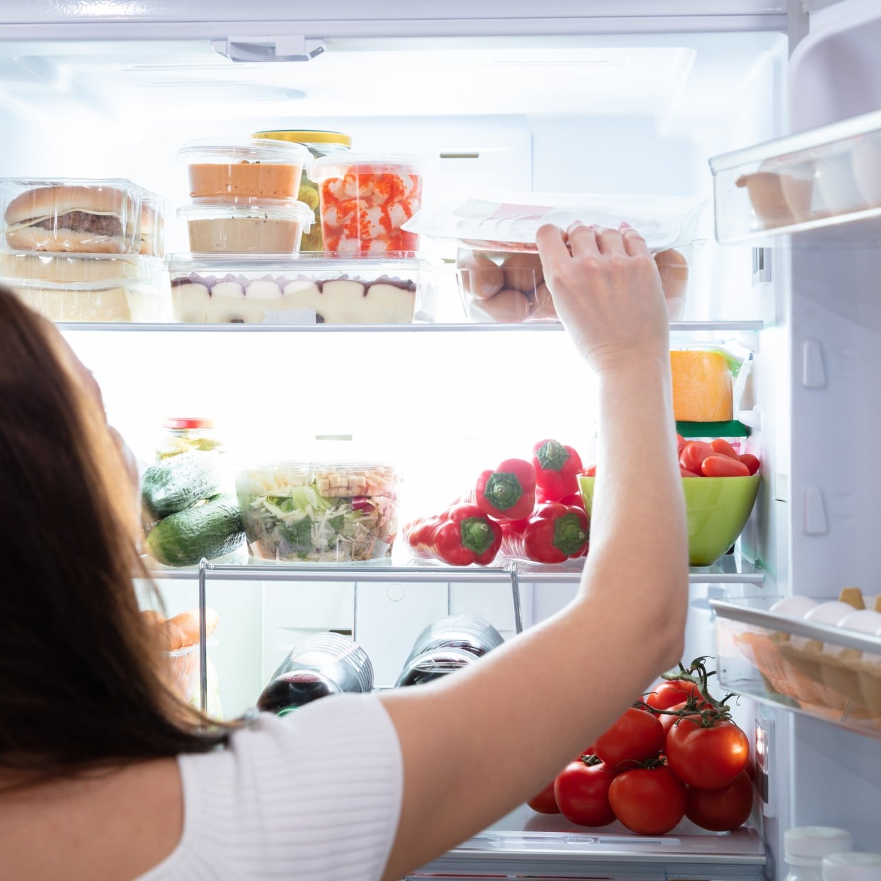  「冷蔵庫に食品をパンパンに詰め込まないで」冷蔵庫の節電の正解【使い方のコツ3選】 