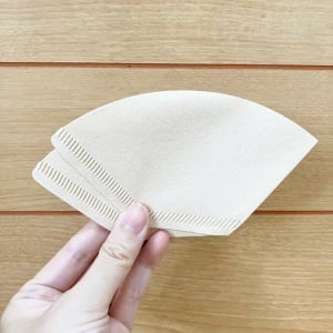 コーヒフィルターで拭いてみると「試してみたくなる」【意外な活用術】