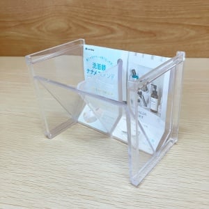 ダイソー「ナナメスタンド」を洗面所以外で使うと「見やすい」「選びやすい」【実用的な活用法3選】