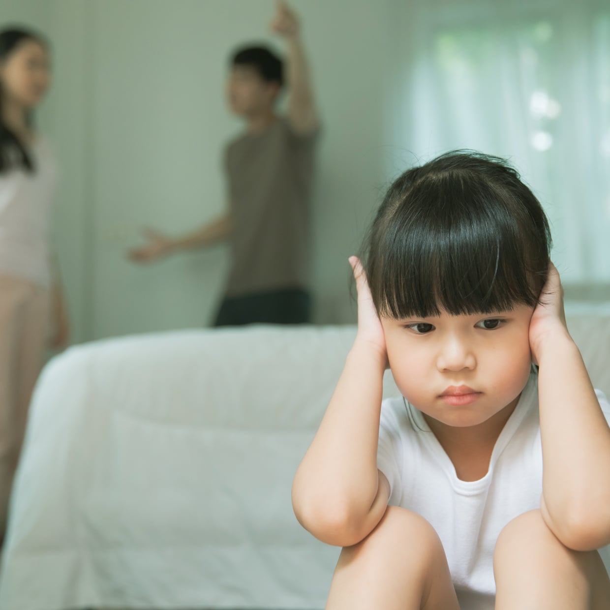  「親の夫婦喧嘩に気を遣っている…」“家庭の空気”を子どもに背負わせない方法 