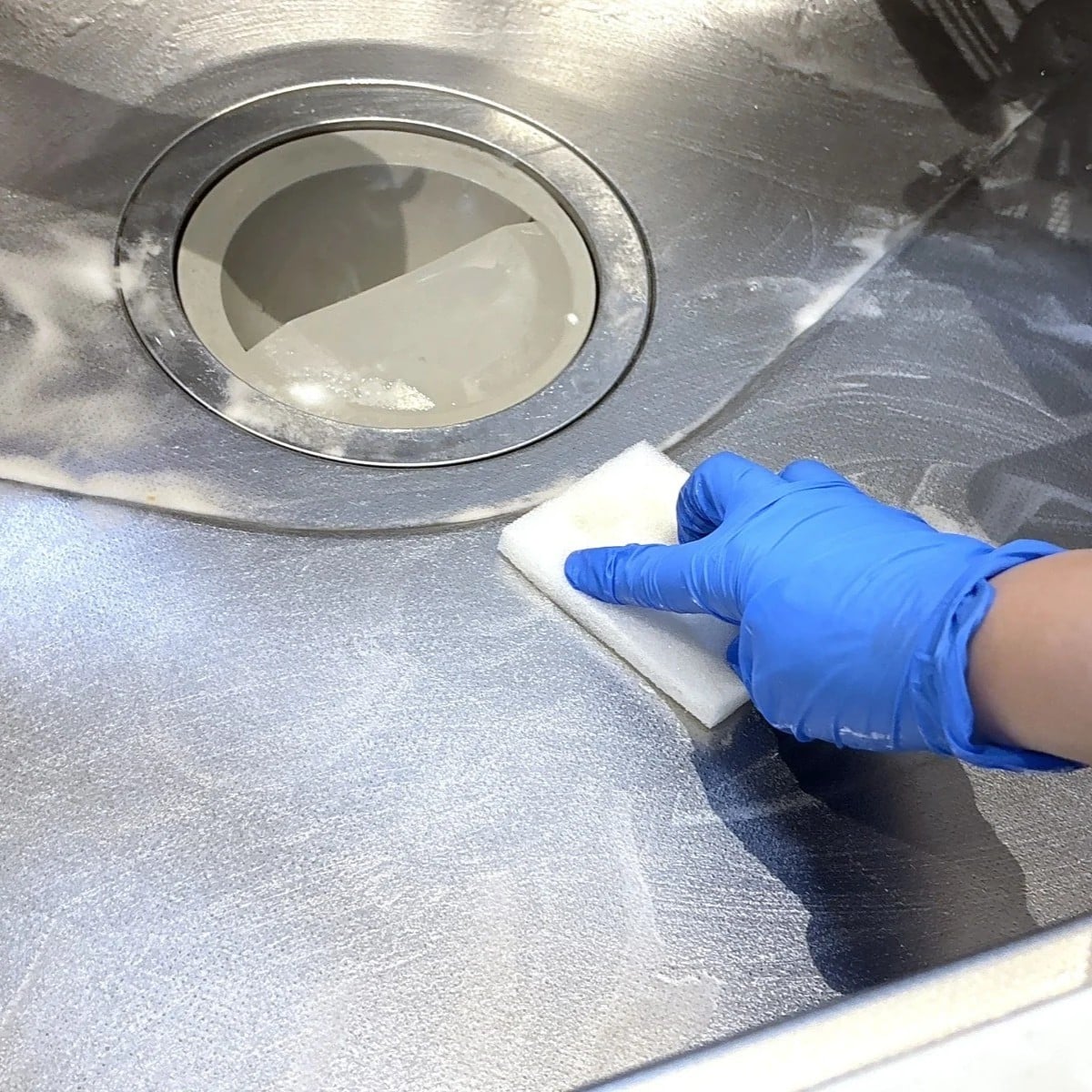  漂白剤をつかわずに？「シンクがピカピカ」「シンクの負担が少ないのもいい」【保存したくなる掃除術】 