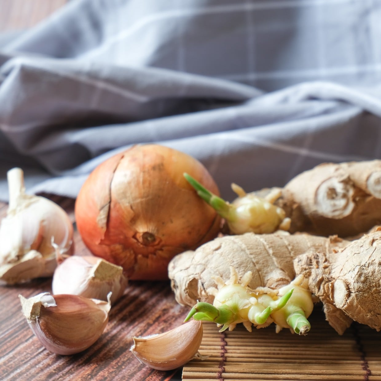  年齢とともに増える"ゴースト血管"。肌と髪を守る「巡りを整える食材」4つのポイント｜医師解説 