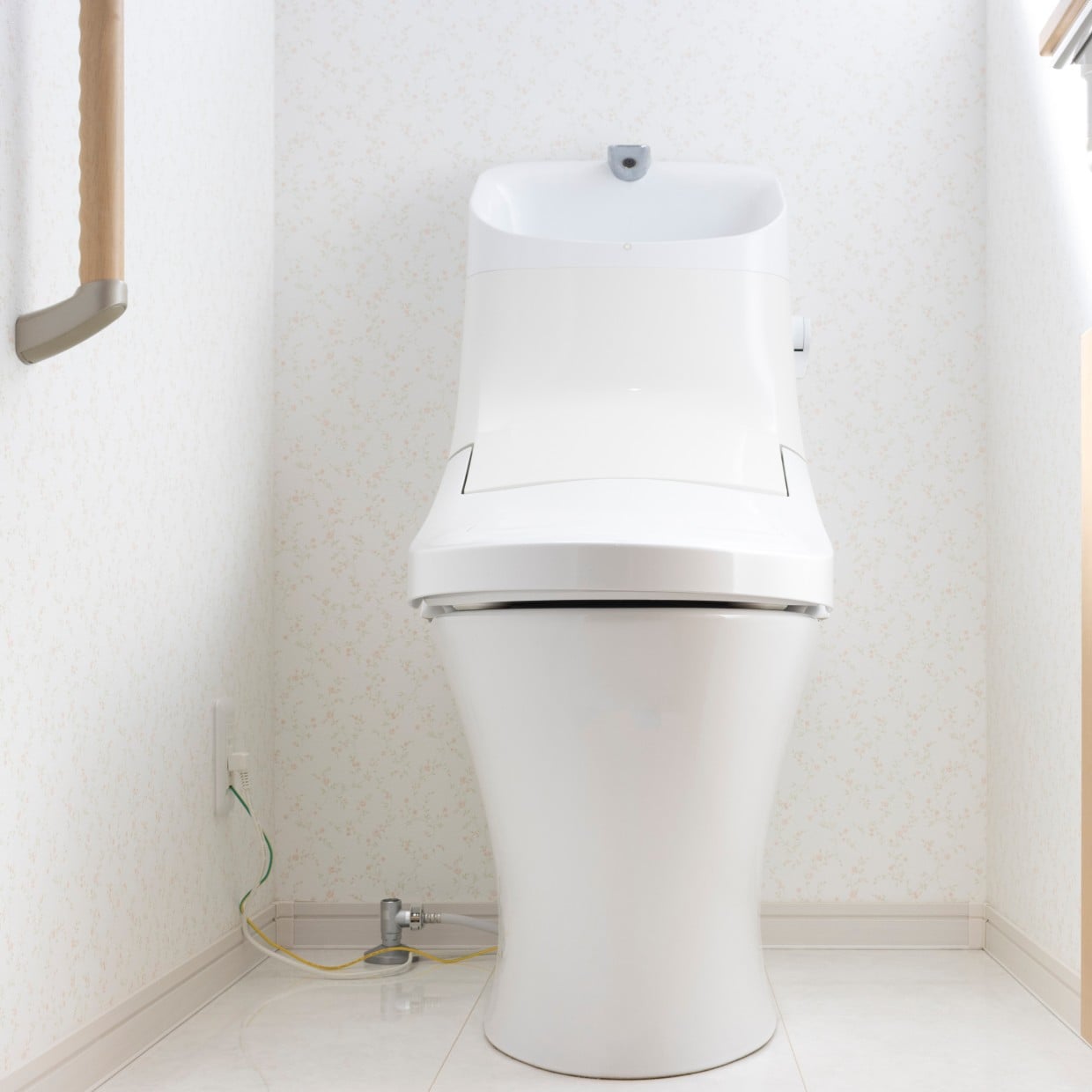  夏のトイレが暑くなる問題を解決する。知って得する【暑い日のライフハック】「けっこう変わる」 