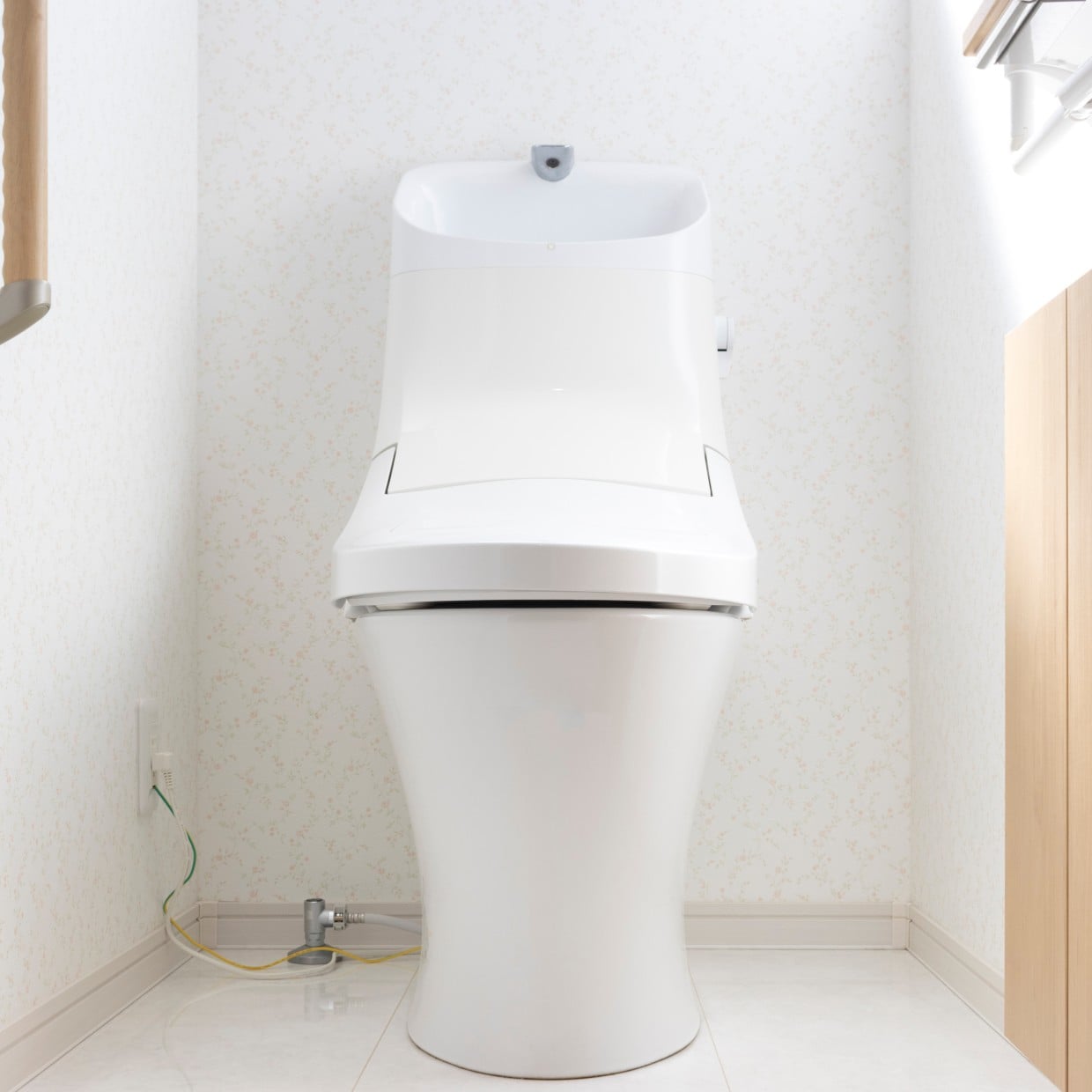  「トイレ掃除が面倒…」を解決！お掃除のプロがやめた【3つのこと】「ラクになる」「床にモノを置かない」 