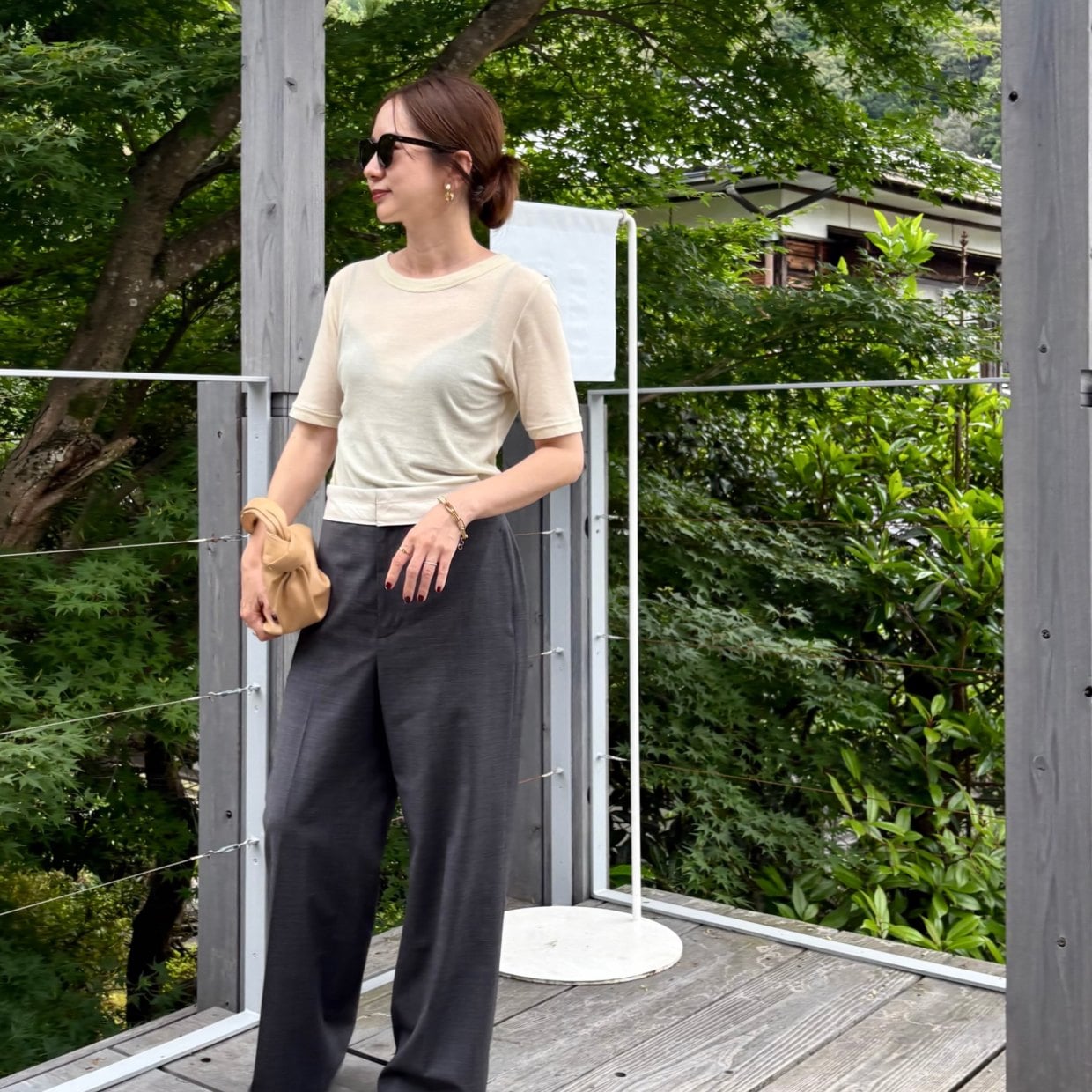  ベージュでも老け見えしないコツは？大人が真似したい「垢抜けコーデ術」3選【2026夏】 