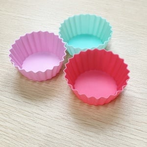 しまいっぱなしは後悔する。「シリコン製のおかずカップ」の【まさかの活用】「冷蔵庫で」「毎日使う」