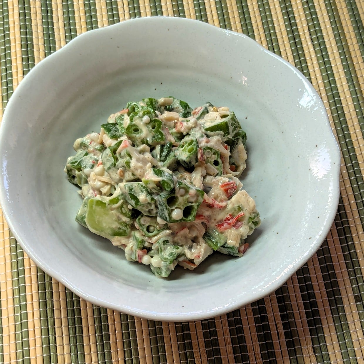 旬の「オクラ」がどんどん食べられる。レンジで作る簡単サラダ【食欲が落ちる夏に】 