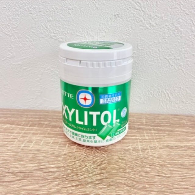 食べ終えた「ガムボトル容器」のラベルシールをペロッと剥がして貼ると…「おしゃれ！」【意外な活用術】