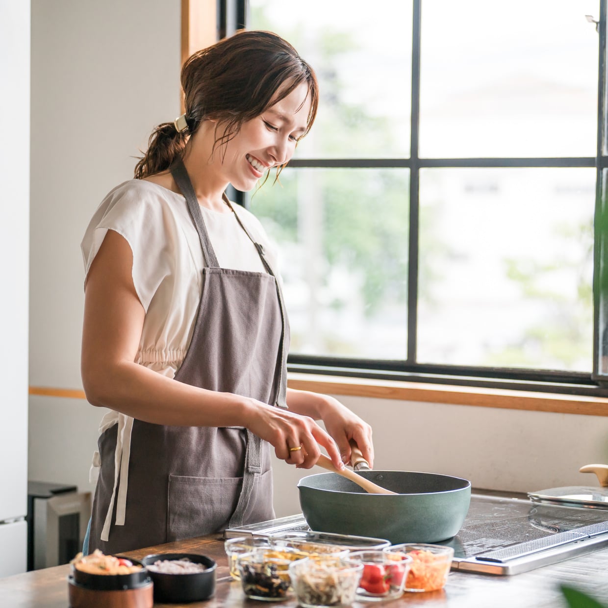 外食すると高い、でも作るのもめんどう…休日に助かる「3つの節約ランチ」