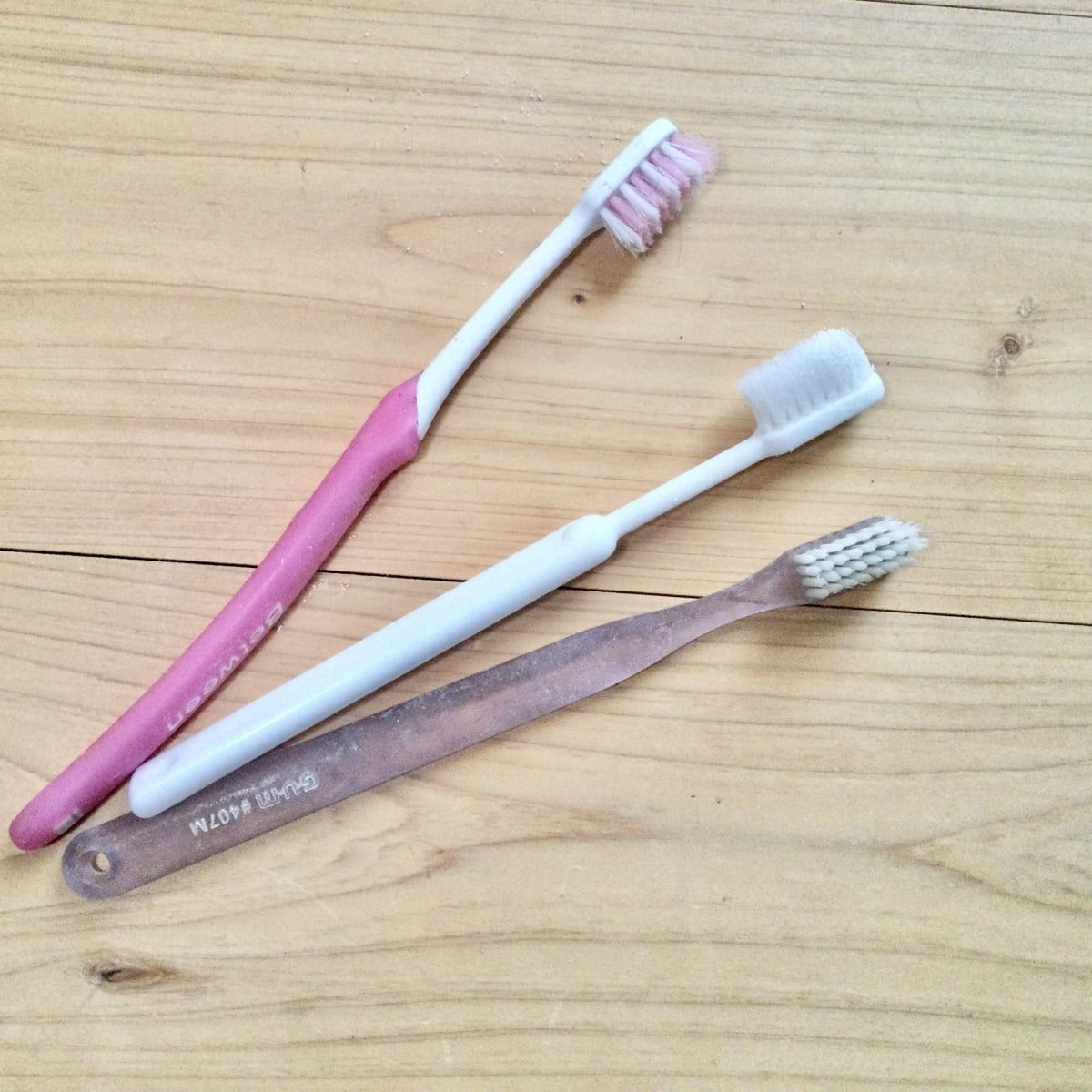  「使い古した歯ブラシ」が便利だよ！掃除や裁縫で役立つ使い方とは？【便利ワザ3選】 