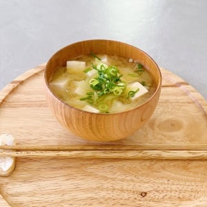 夏の「みそ汁」に入れるだけ！朝からたんぱく質が摂れるレシピ【大人のダイエットに】