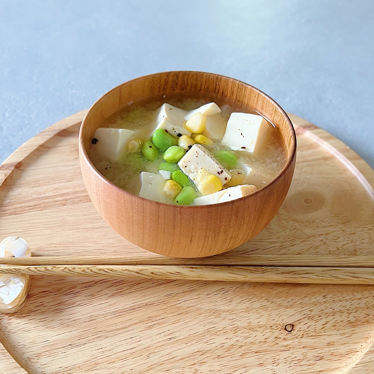  夏の「みそ汁」に3つ混ぜるだけ！食物繊維もとれる腸がよろこぶレシピ｜発酵食品マイスターが解説 