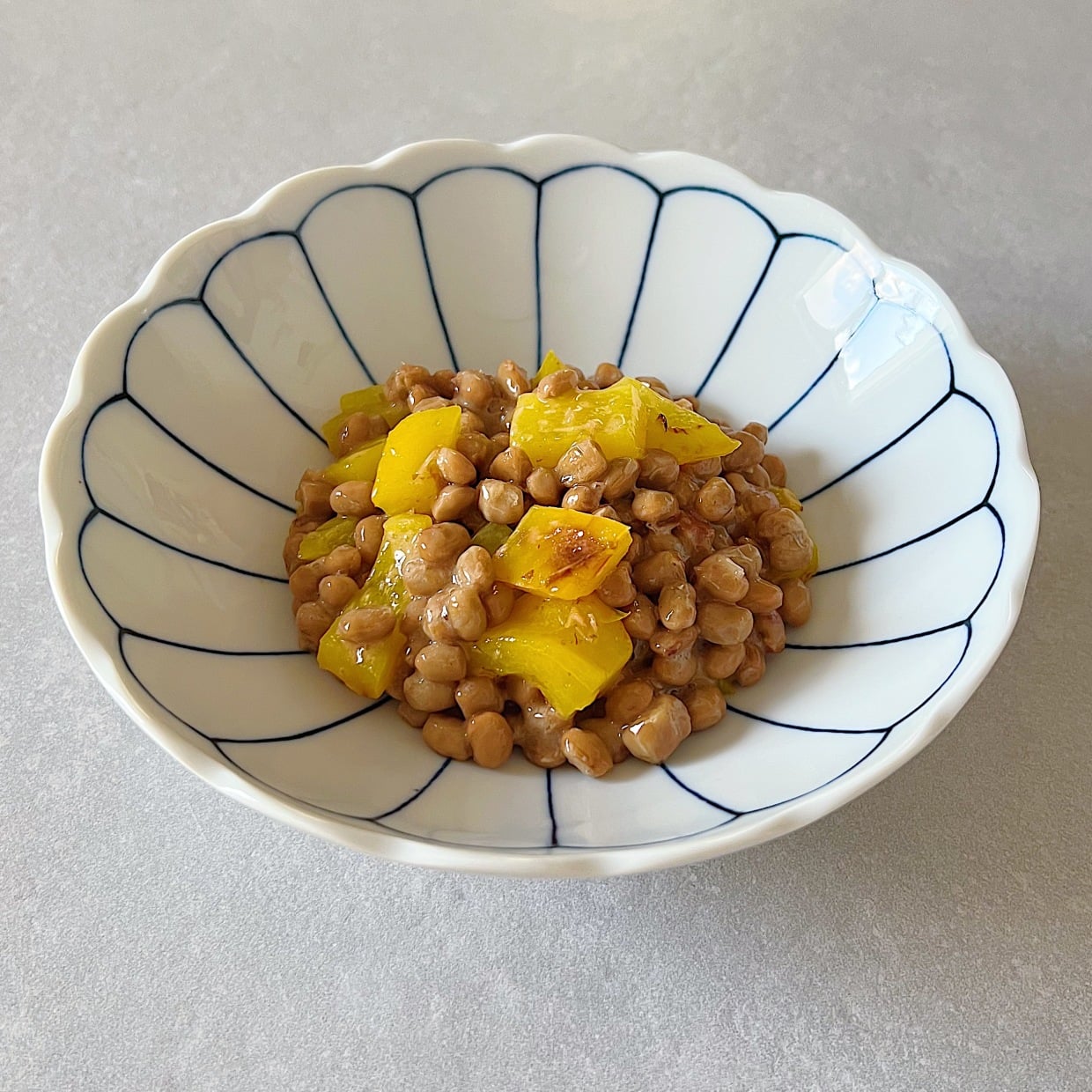  朝「納豆」に2つ混ぜるだけ！ビタミンCもとれる「夏の肌がよろこぶ」レシピ｜発酵食品マイスターが解説 